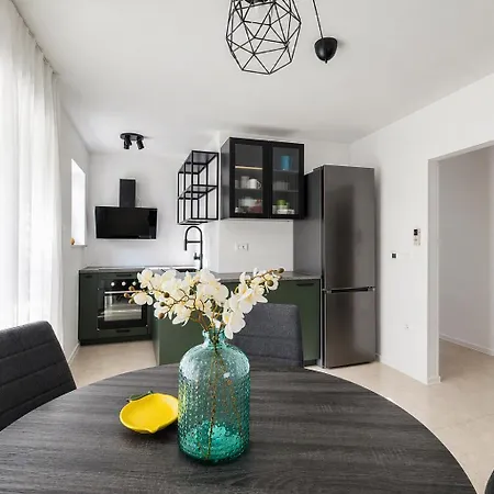 Fortica Garden Apartment, Arena, Free Parking 普拉